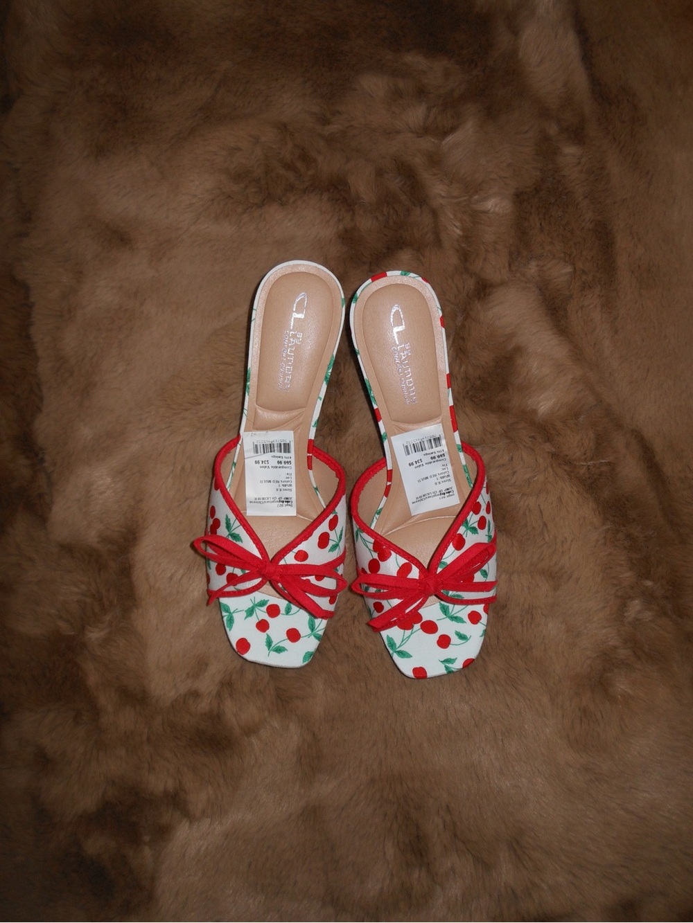 NWT CL by Laundry White Cherry-Print Bow Kitten Heels